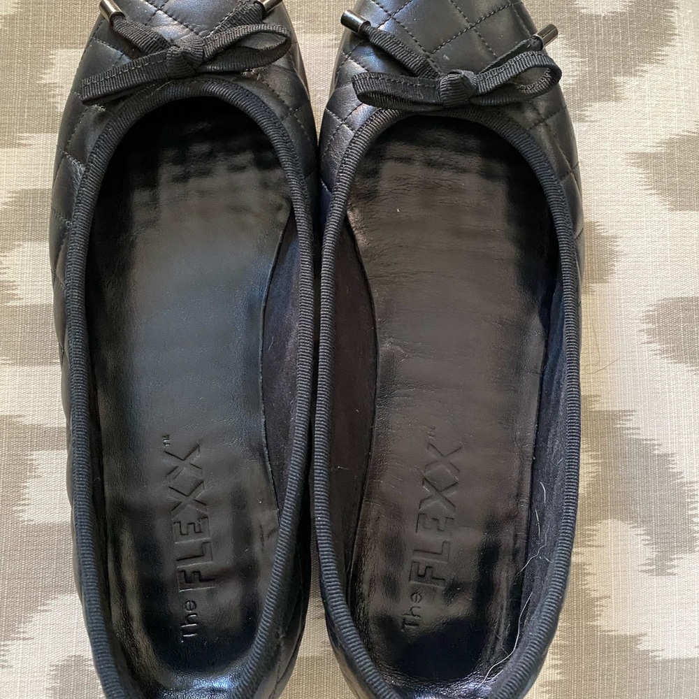 The Flexx Quilted Black Leather Flat - EUC- sz 9